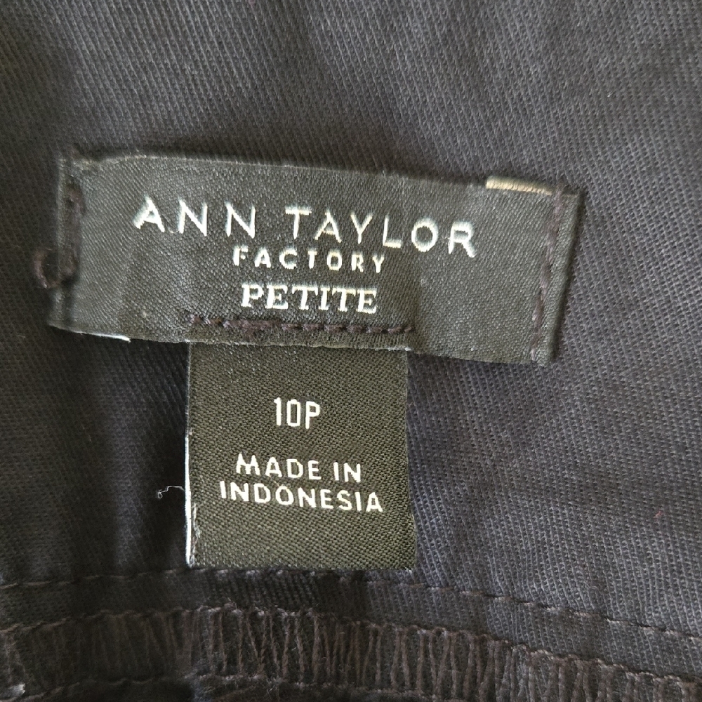 Ann Taylor Factory Black Stretch Business Casual Capri Pants Size 10P - Picture 6 of 7